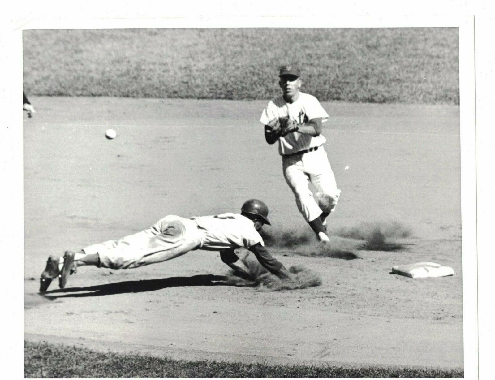 1963 Willie Davis LA Dodgers Al Moran New York Mets 8x10 UPI Photo Poster painting AO123