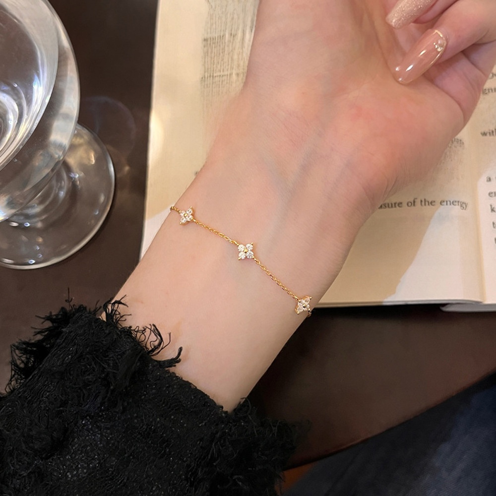 Japanese / Korean Women Flower Petal Clover Zircon Diamond Inlay Bracelets