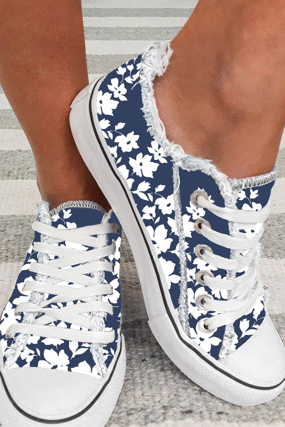 Blue Western Style Flowers Canvas Shoes