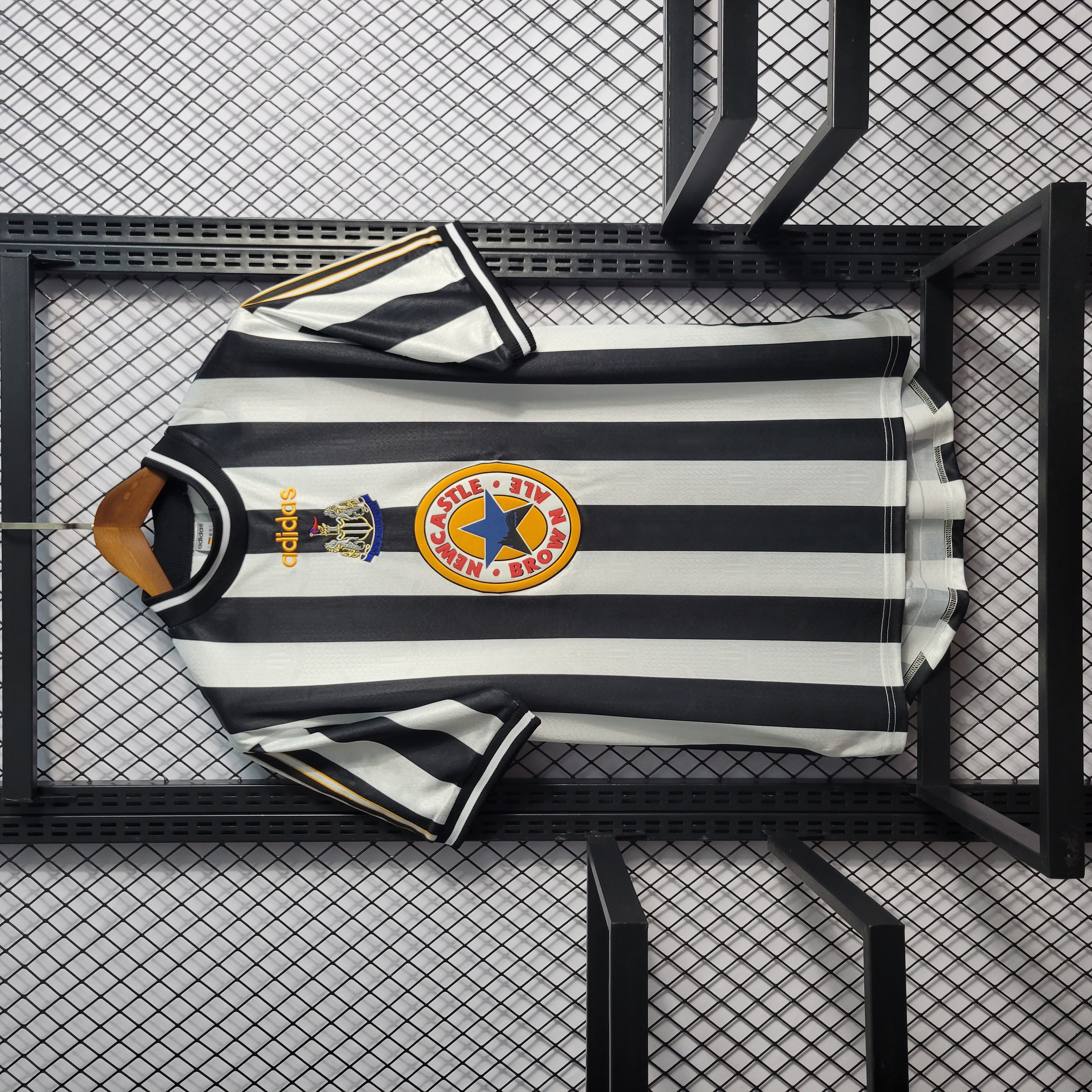 Retro Newcastle United 1997-99 Home Stadium Jersey