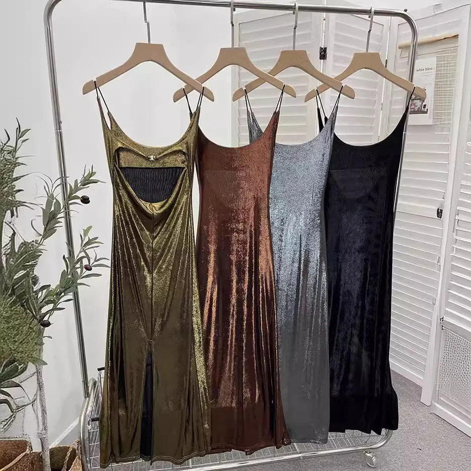 Uveng Real Shooting 鎏金带 Dress Bare Back Repair Behind The Opening Fork Long Bag Over The Knee Dress 89999