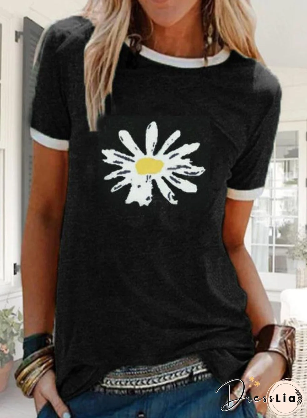 Loose Daily Women Round Neck Daisy T-Shirt