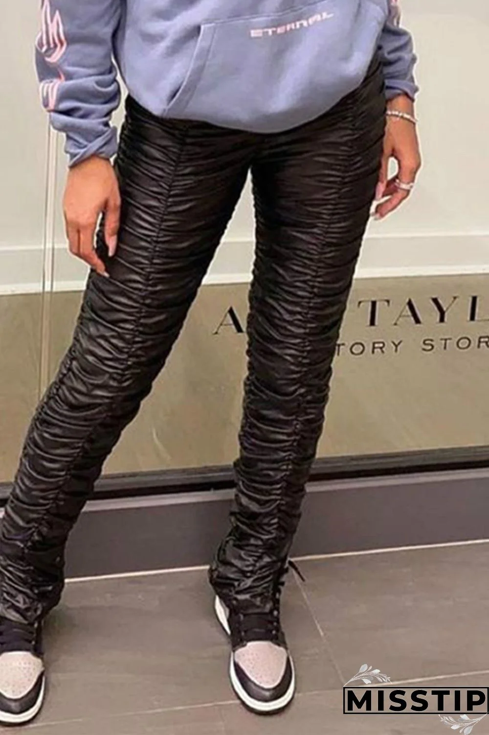 Black Fashion Casual Solid Fold Regular Mid Waist Trousers