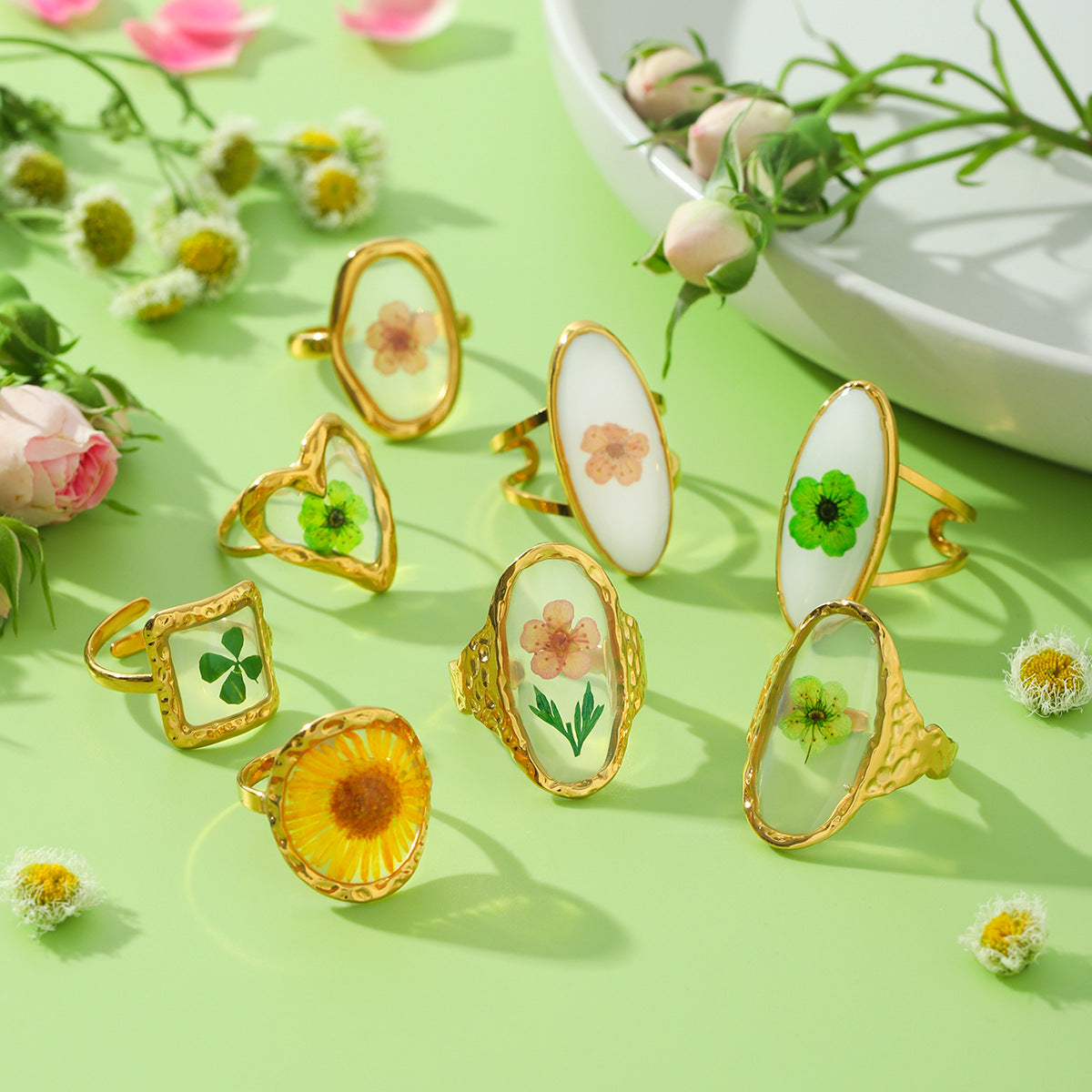 18K Gold Stainless Steel Ring Four-Leaf Clover Immortal Flower Titanium Steel Ring Small Daisy Flower Ring Female