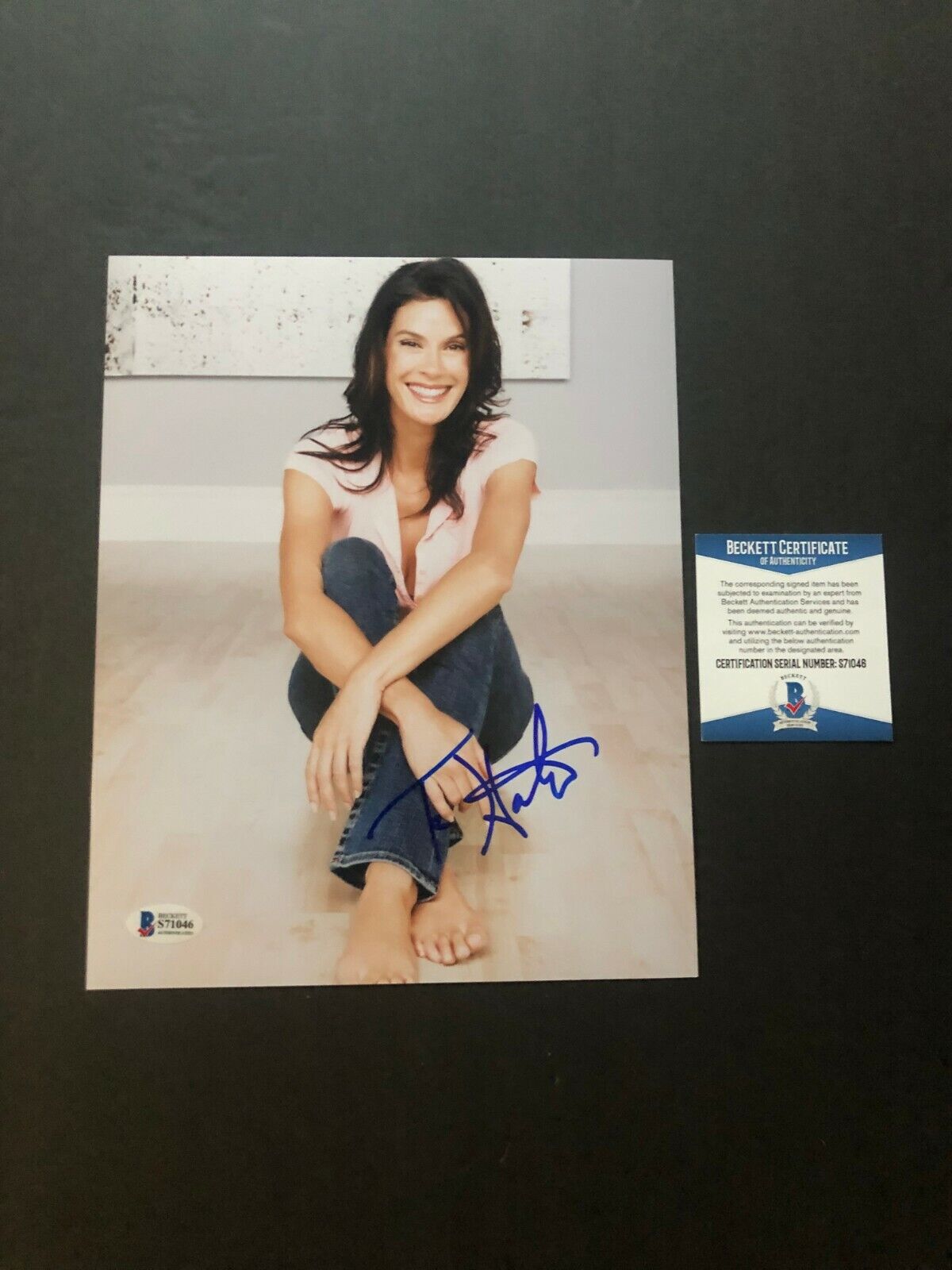 Teri Hatcher Hot! signed autographed classic sexy 8x10 Photo Poster painting Beckett BAS Coa