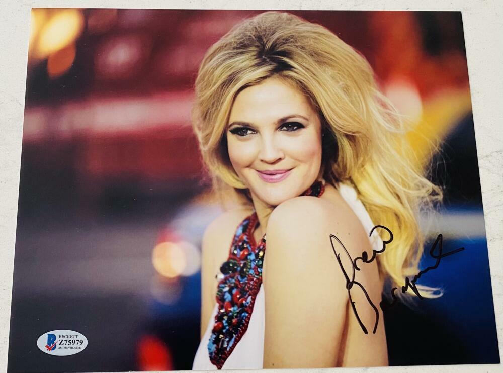 DREW BARRYMORE SIGNED FULL NAME AUTOGRAPH SEXY SMILE HOT BABE 8x10 Photo Poster painting BECKETT