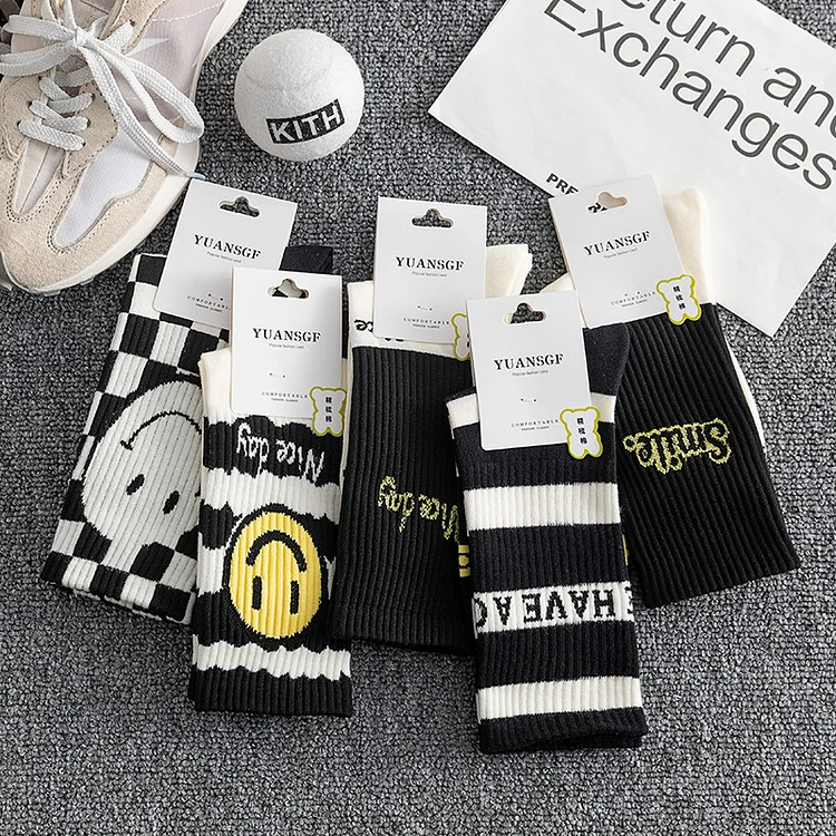 2PCS  Black White Smiling Face New Children's Autumn and Winter Combed Cotton Stripe Mid tube Socks ins Fashion_ viptrois