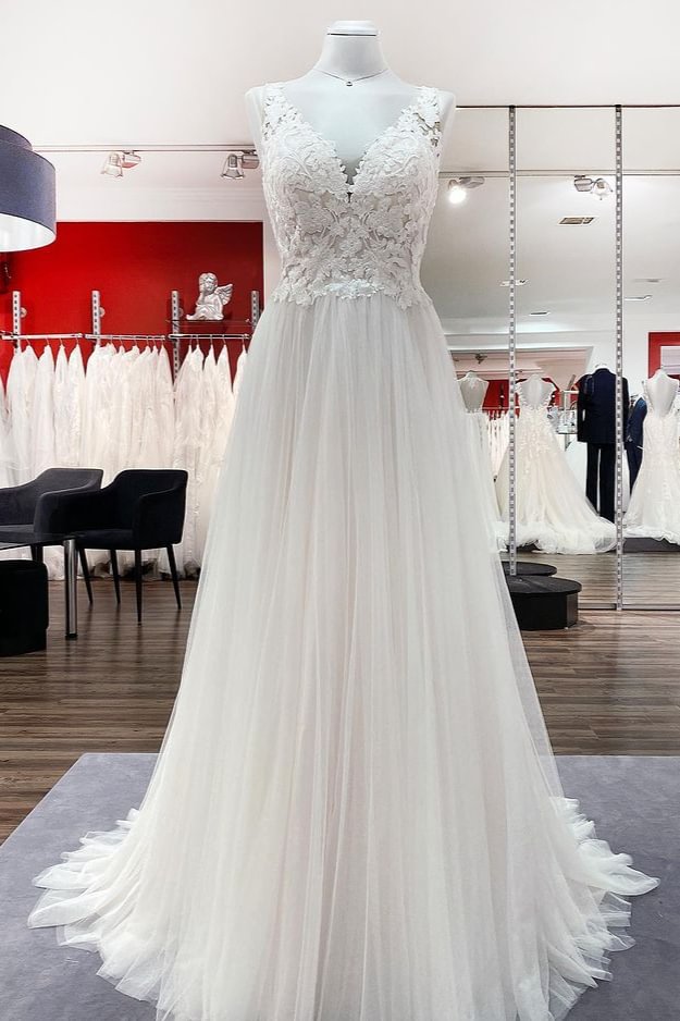 Classy Open Back Long A-line Tulle V-Neck Wedding Dress With Appliques Lace | Ballbellas Ballbellas