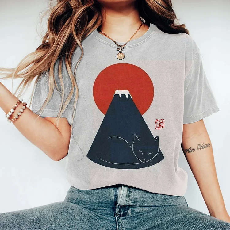 Abstract Creative Mount Fuji And Cute Cat Painting Art T-Shirt
