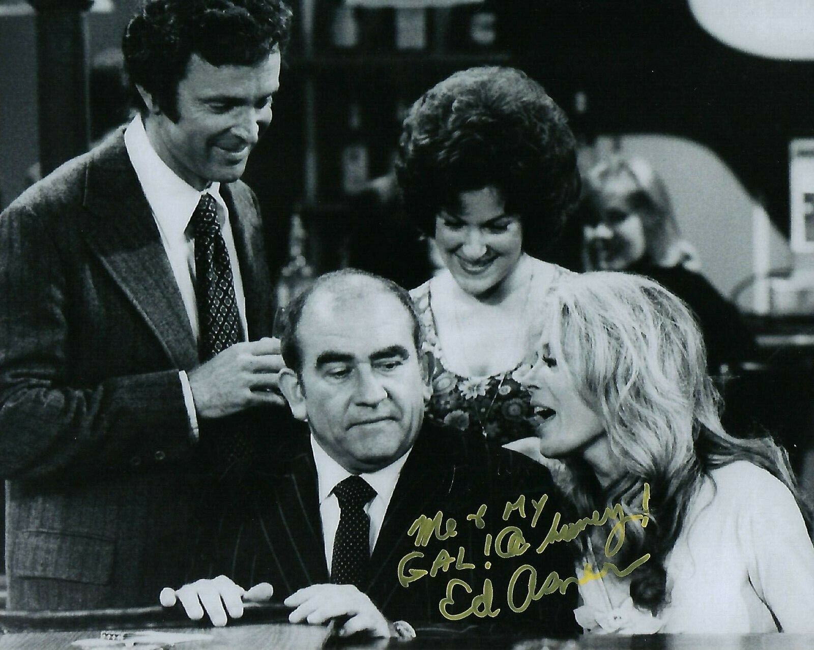 GFA The Mary Tyler Moore Show * ED ASNER * Signed 8x10 Photo Poster painting E6 COA