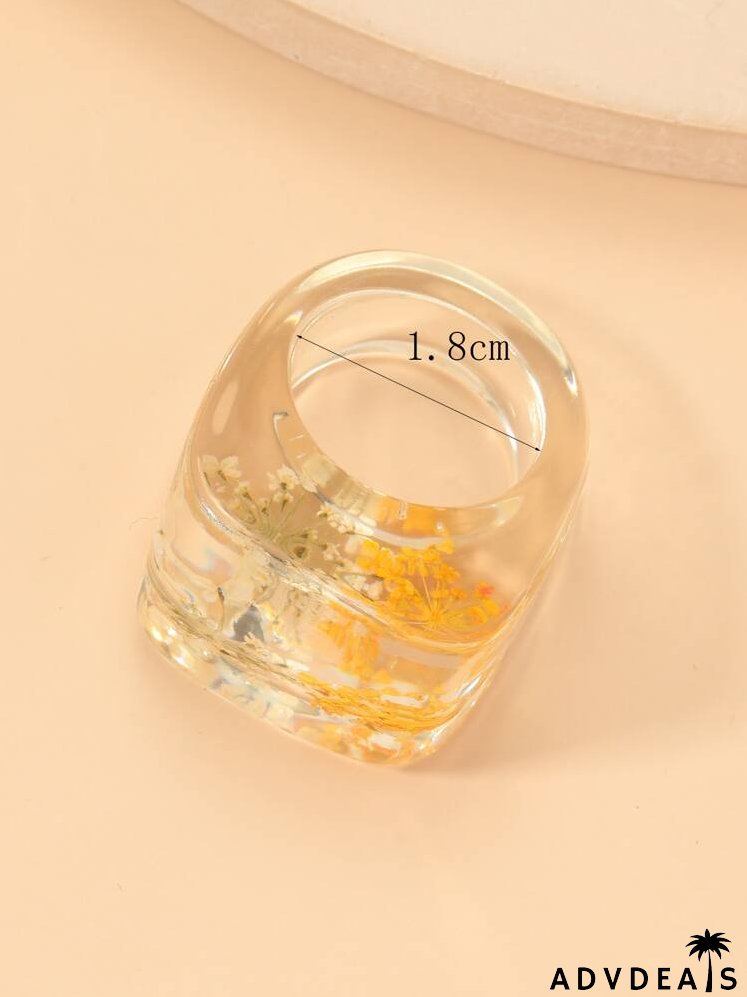 Flower Detail Chunky Ring