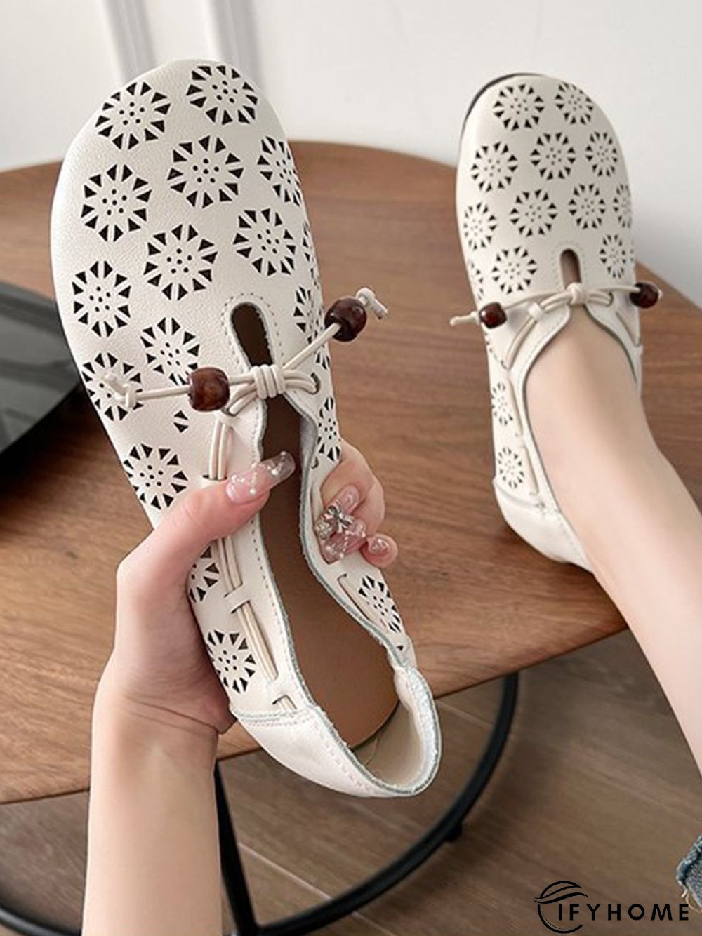 Hollow Out Beading Knot Decor Flats Shoes | IFYHOME