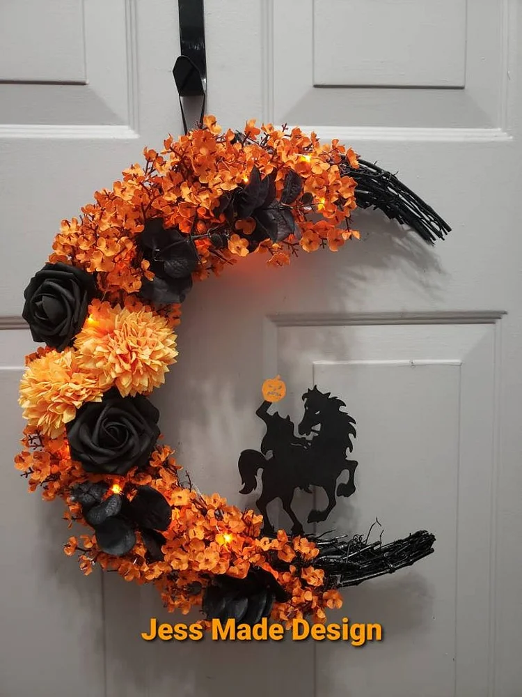 Headless Horseman Wreath, Headless Horseman Wall Decor, Haunted Wall Hanging, Halloween Wreath, Lighted Wreath, Spooky Home Decor 14"