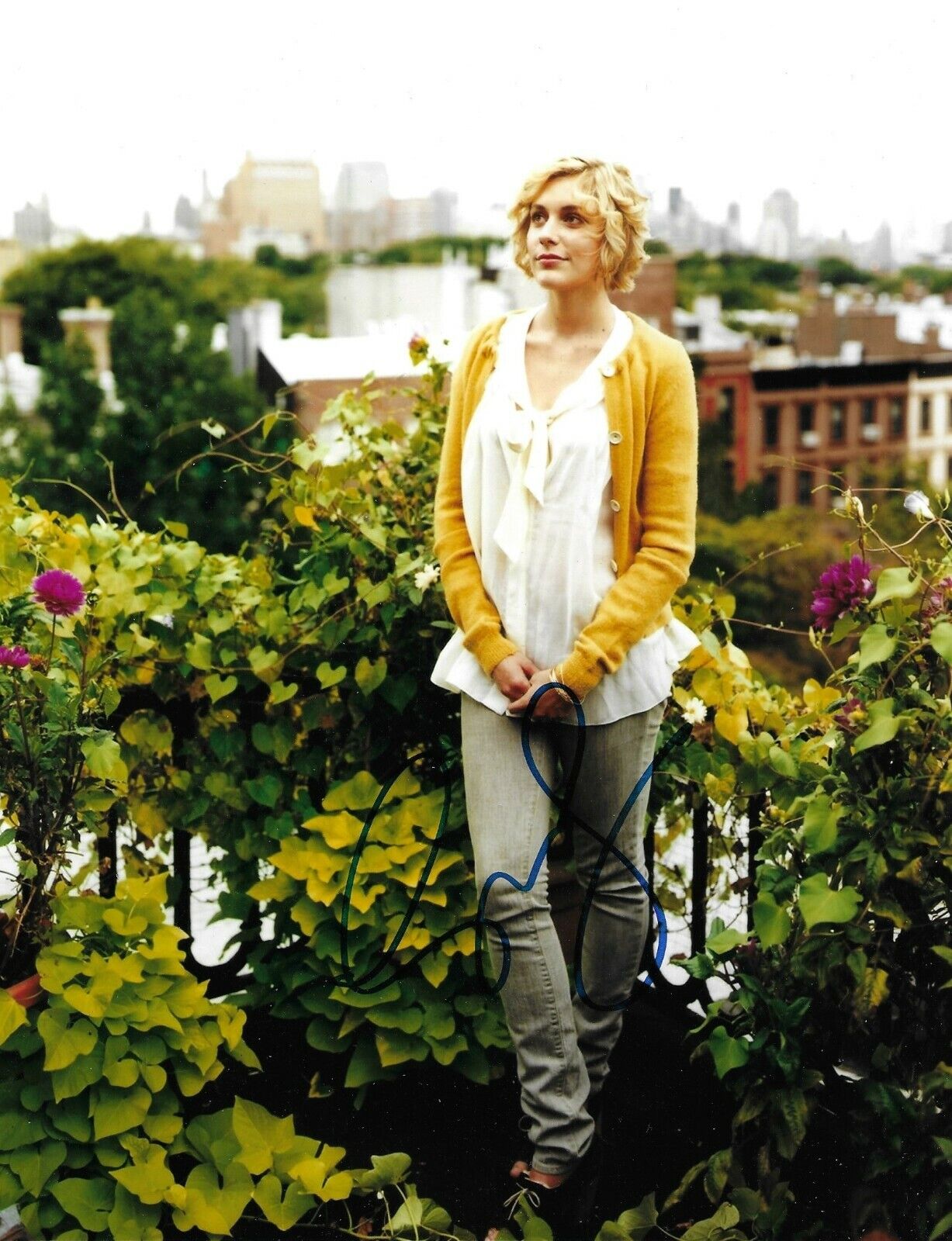 Greta Gerwig Signed 10x8 Photo Poster painting AFTAL