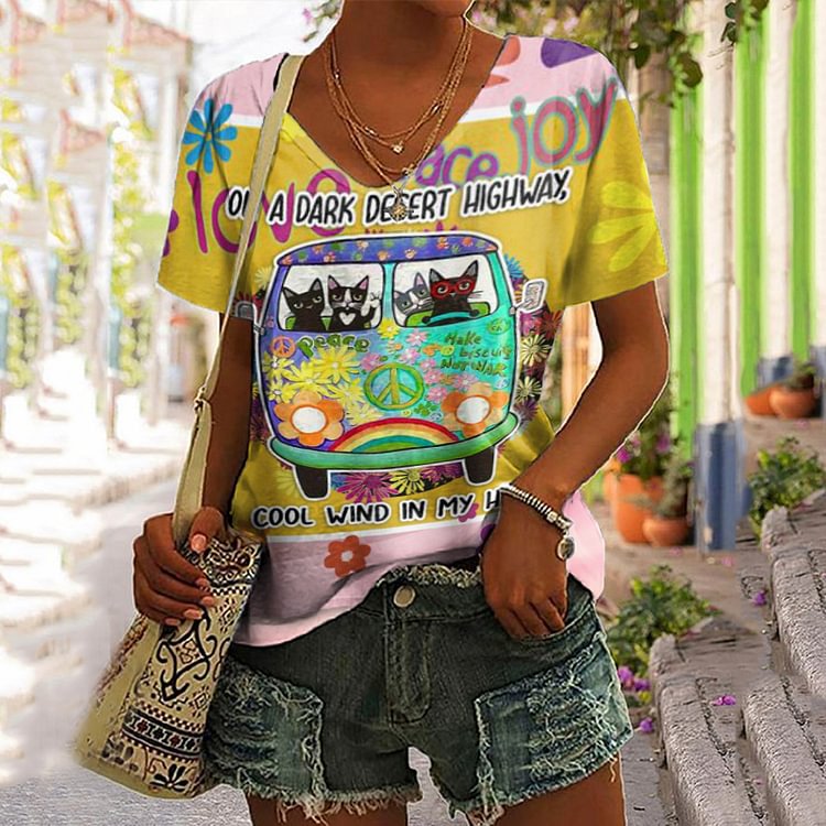 Hippie Car Pet Print V-Neck Short Sleeve T-Shirt
