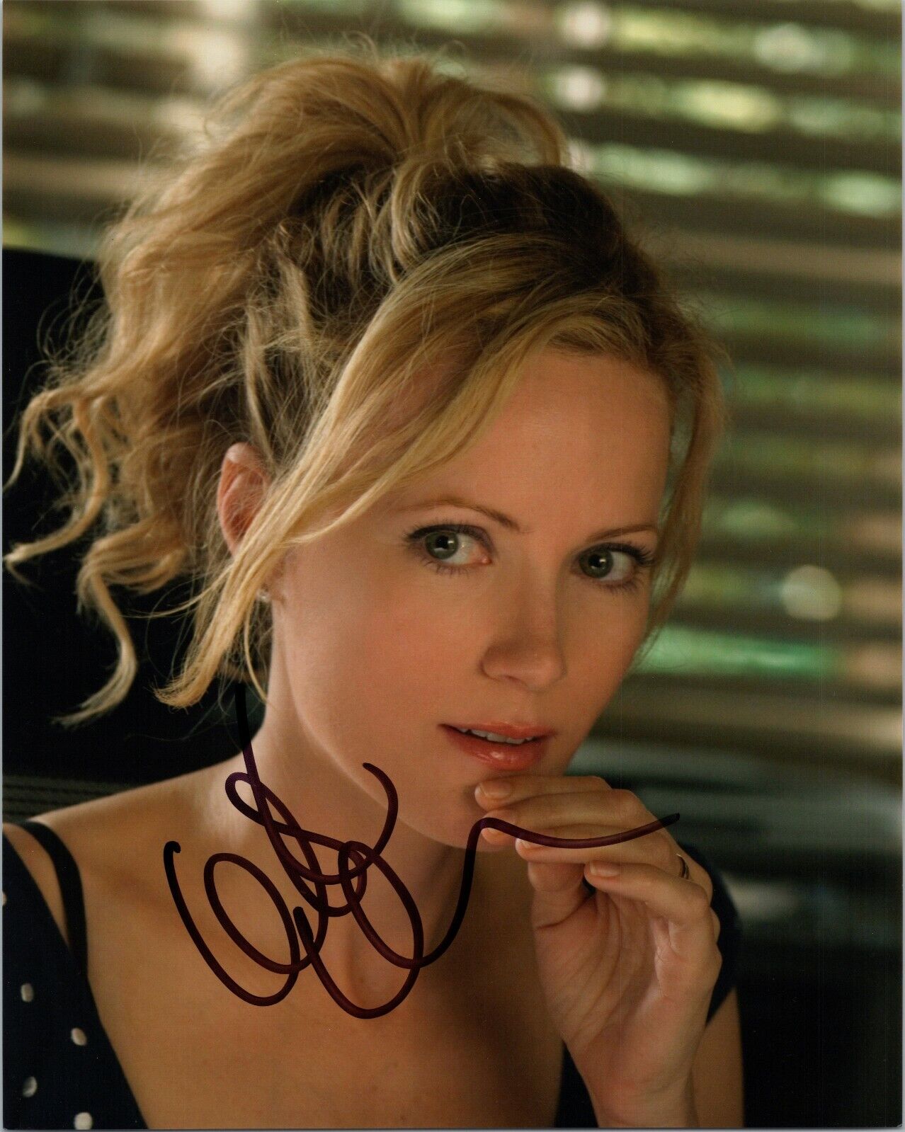 ~~ LESLIE MANN Authentic Hand-Signed Knocked Up