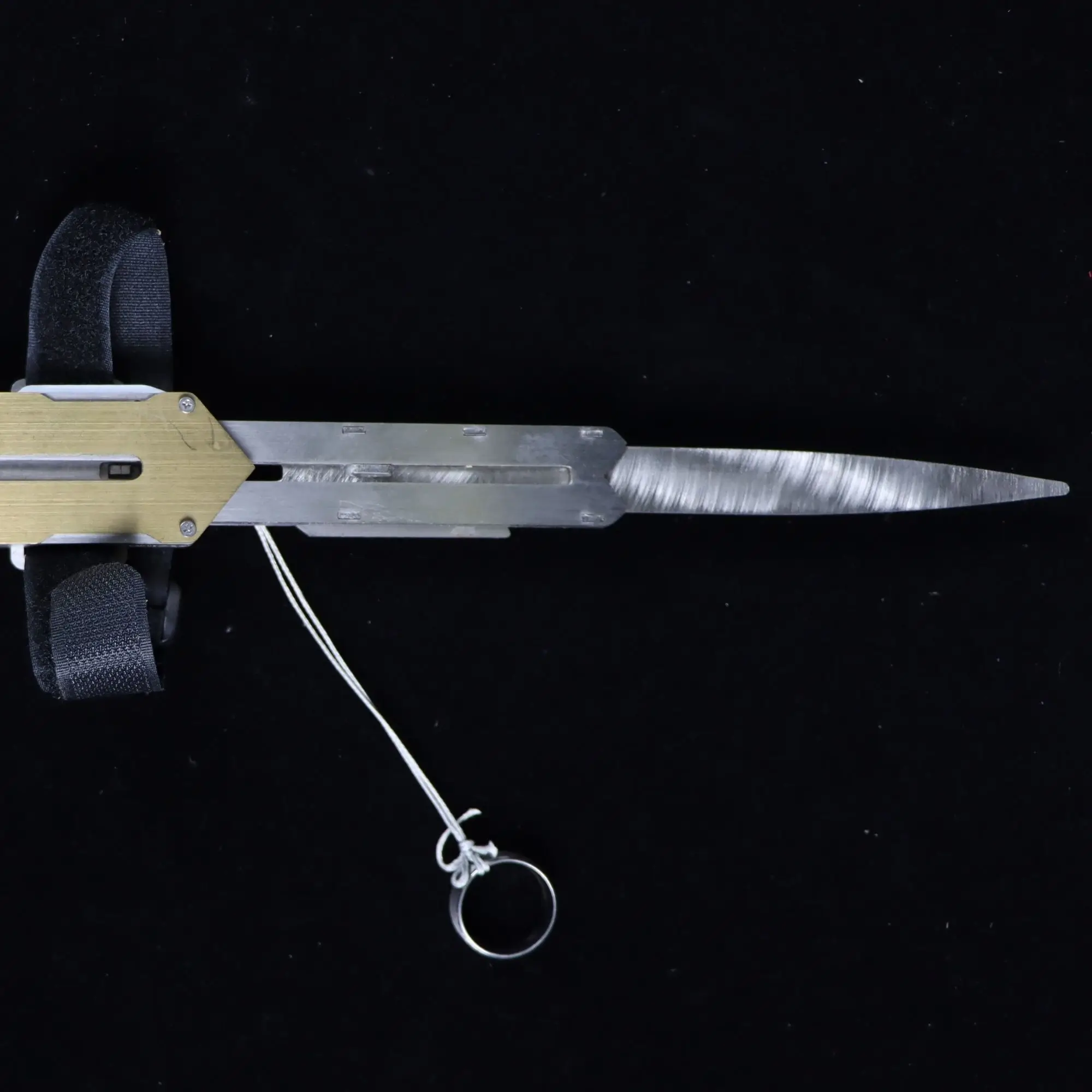 Hidden Blade Assassin's Creed Syndicate hidden blade image 5