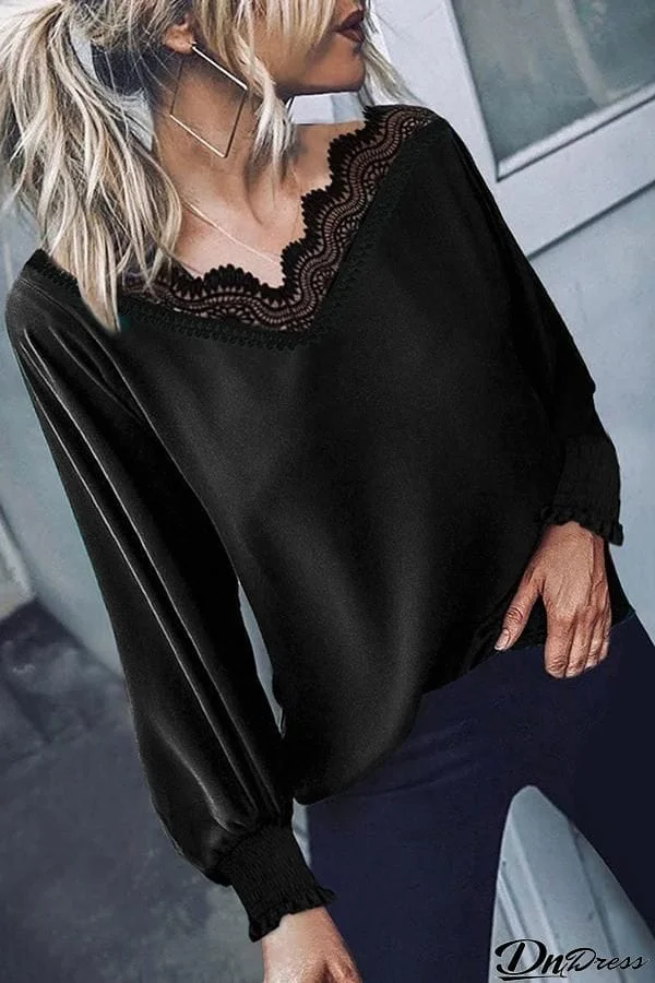 V-neck Lace Long-sleeved T-shirt