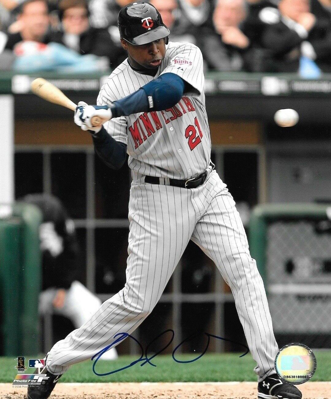 * DELMON YOUNG * signed 8x10 Photo Poster painting * MINNESOTA TWINS * COA * 1