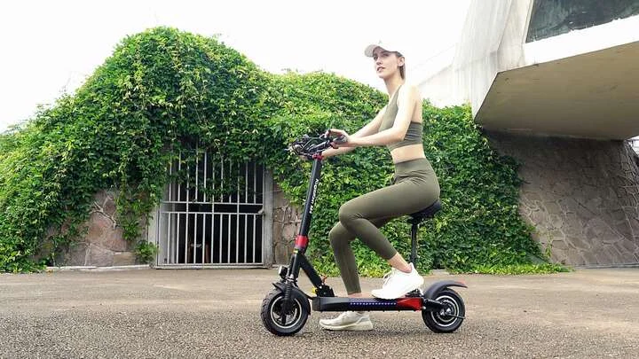 KUGOO KIRIN M4 Folding Electric Scooter 10" Pneumatic Tires 500W Motor 3 Speed Modes Max 28 MPH