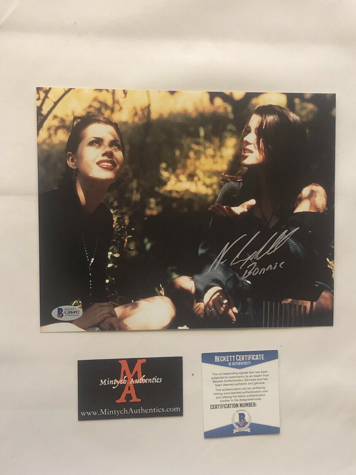 NEVE CAMPBELL AUTOGRAPHED SIGNED 8x10 Photo Poster painting! THE CRAFT! BECKETT AUTHENTIC COA