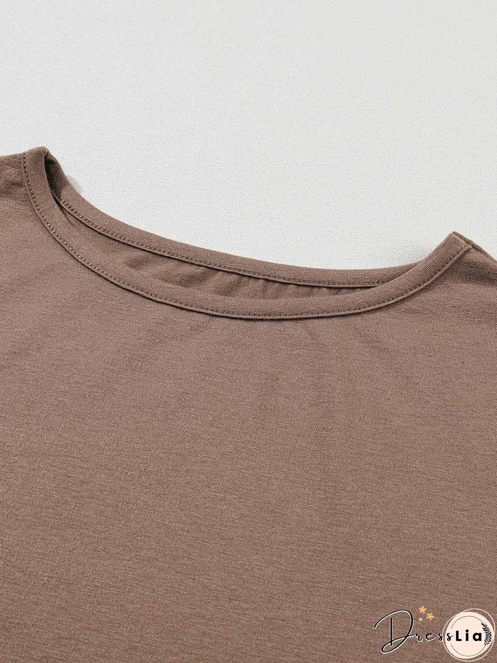 Relaxed and Stylish: Two-Piece Set for Weekend Wear