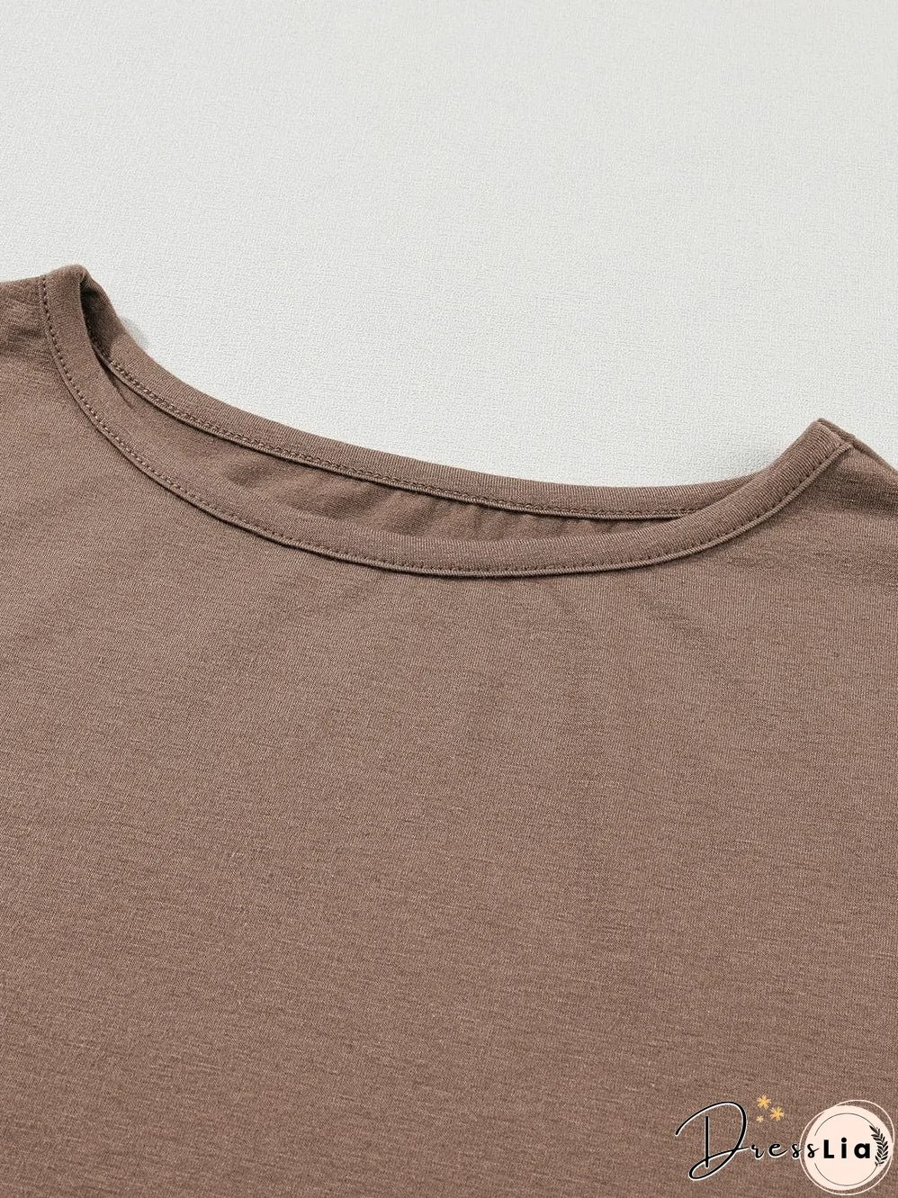 Relaxed and Stylish: Two-Piece Set for Weekend Wear