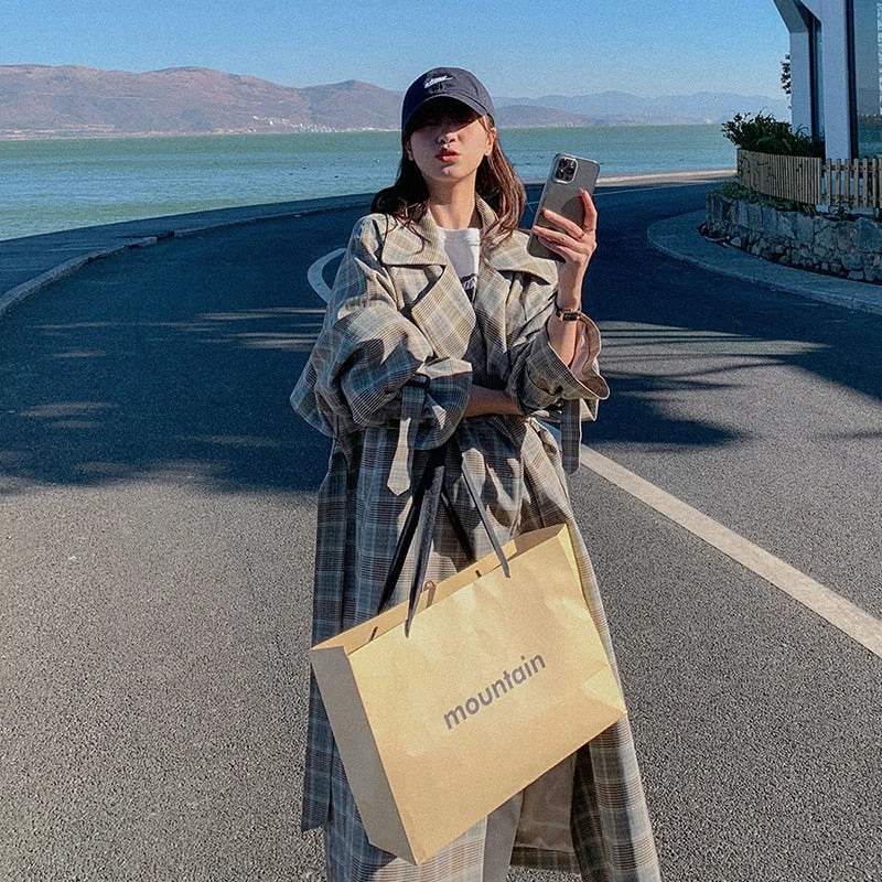 Fahsion New Double-Breasted Loose Trench Coat with Belt Plaid Duster Coat for Lady Spring Autumn Female Outerwear Loose Oversize