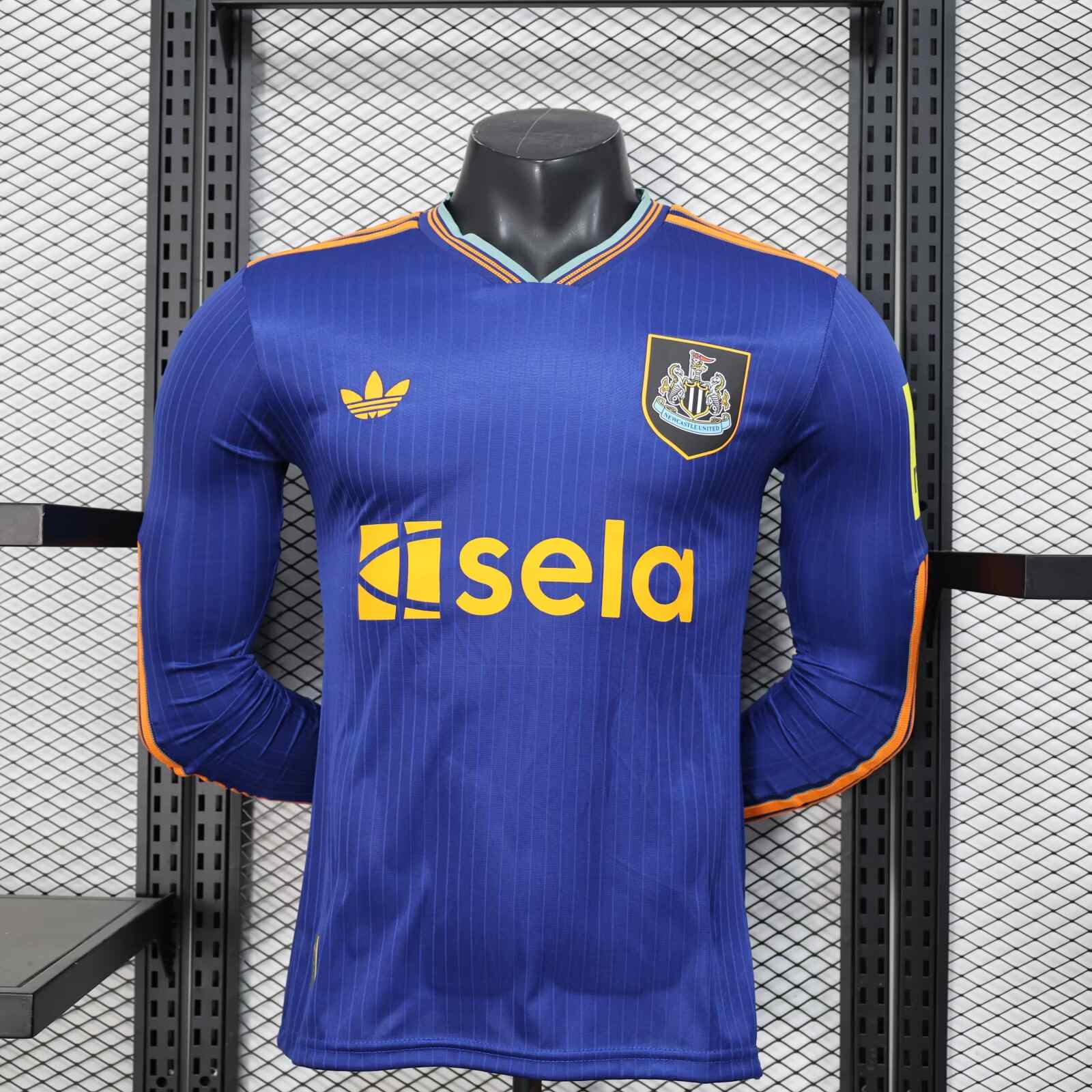2025/2026 Player Version Long Sleeved Newcastle United Third Away Football Jersey 1:1 Thai Quality（The player version jersey is a bit tight, please pay attention to the size selection）