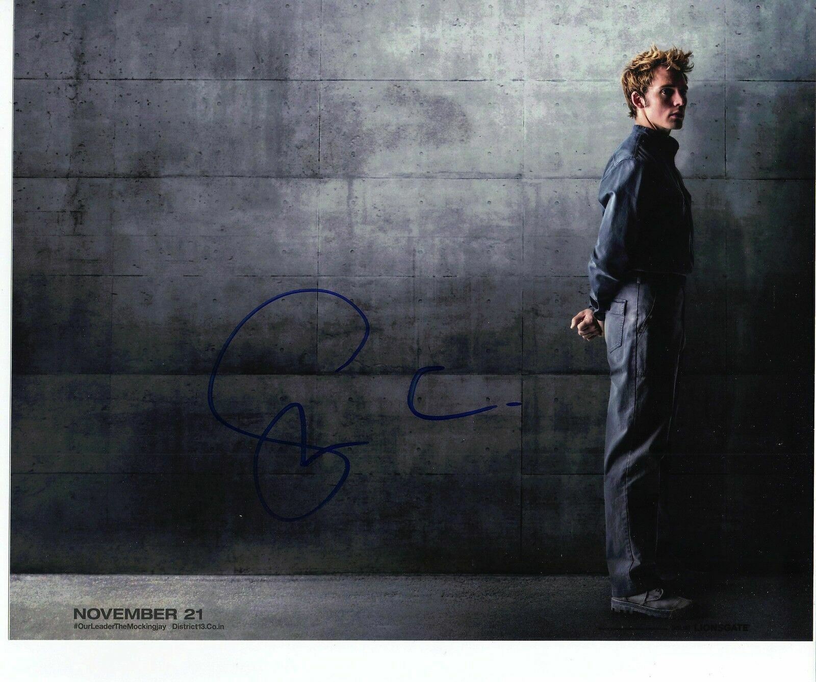 Sam Claflin AUTOGRAPH The Hunger Games: Mockingjay SIGNED 10X8 Photo Poster painting (5382)