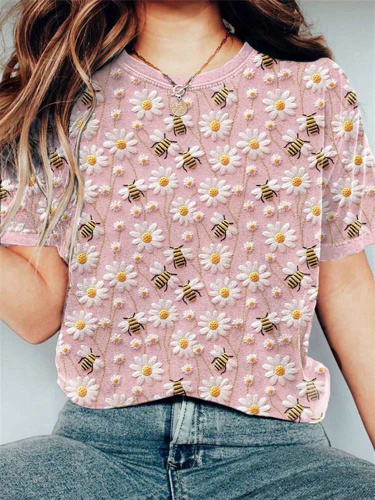 Bee & Daisy Embroidery Art Casual Cozy T-Shirt