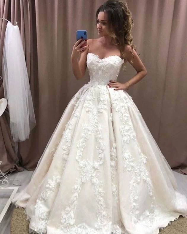 Long Ball Gowns Sweetheart Wedding Dress With Floral Appliques Lace