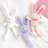 Poup&eacute;e lapin en peluche