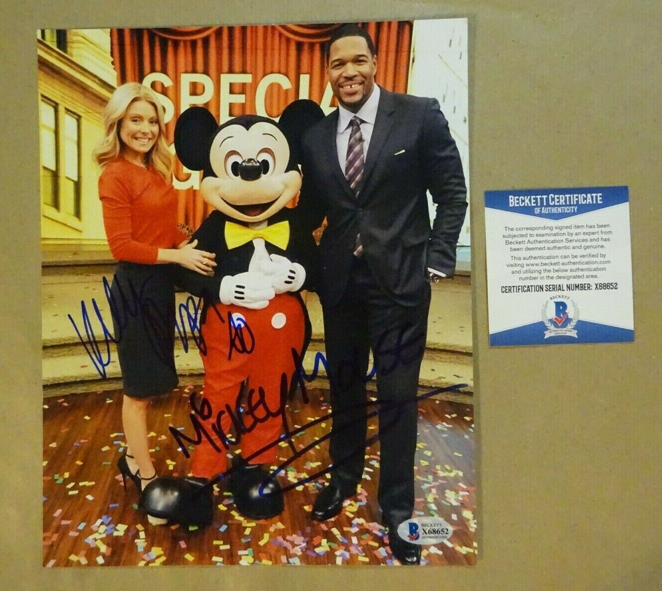 Autographed KELLY RIPA & MICKEY MOUSE Signed 8x10 Photo Poster paintinggraph BECKETT BAS COA