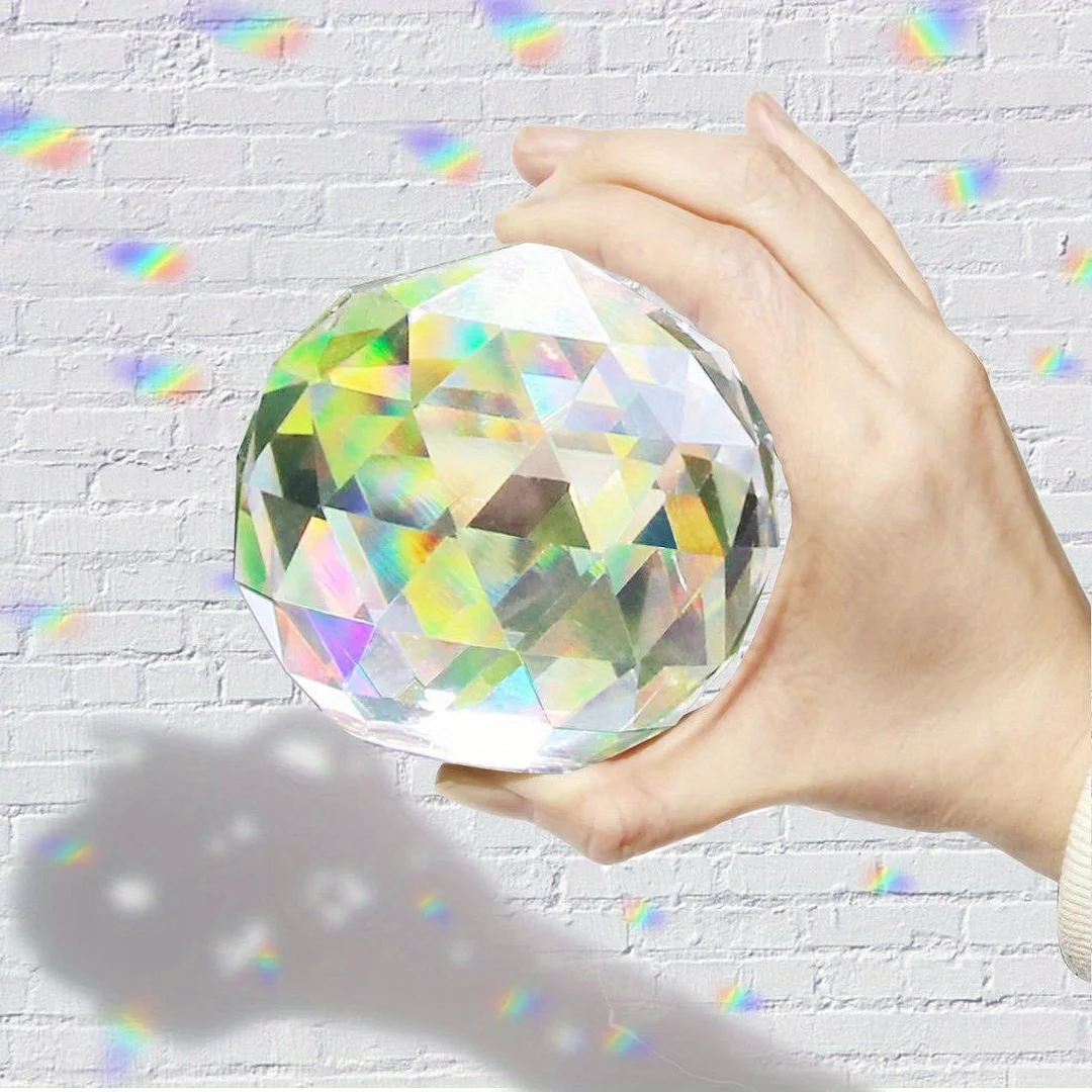 Elegant Crystal Glass - Transform Your Home with Spectacular Rainbows, Perfect Decor & Gift
