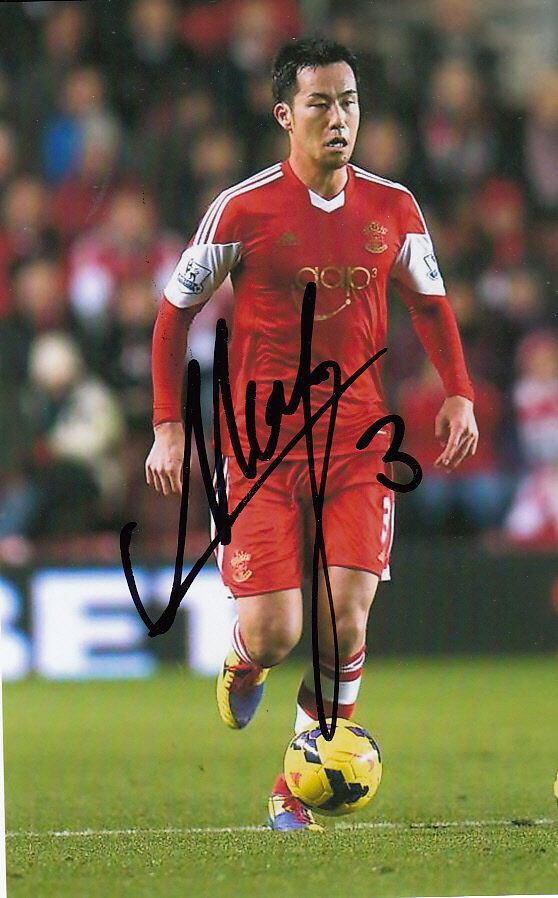 SOUTHAMPTON HAND SIGNED MAYA YOSHIDA 6X4 Photo Poster painting 4.