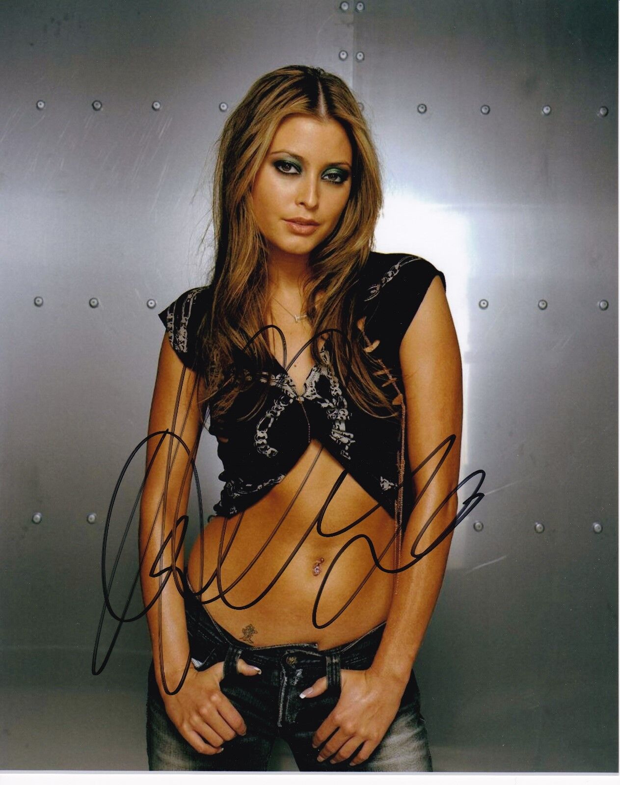 Holly Valance Autographed 8x10 Photo Poster painting with CoA & Signing Details