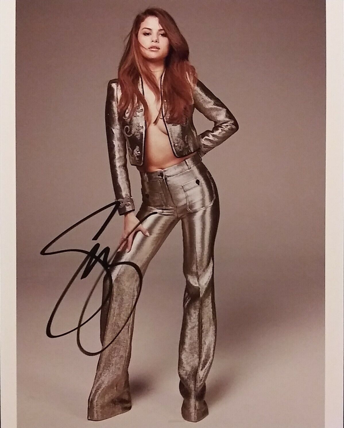 Selena Gomez signed 8x10