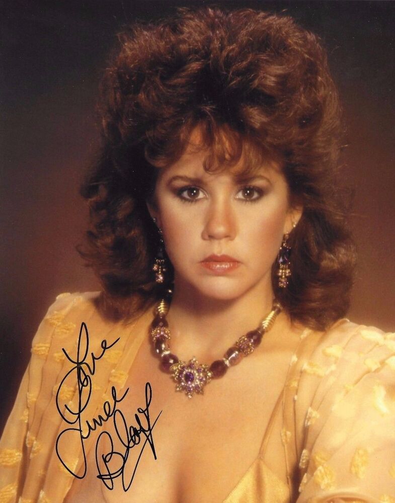 Linda Blair Signed 8x10 Photo Poster painting - STAR of The Exorcist, HELL NIGHT - SEXY!!! H446