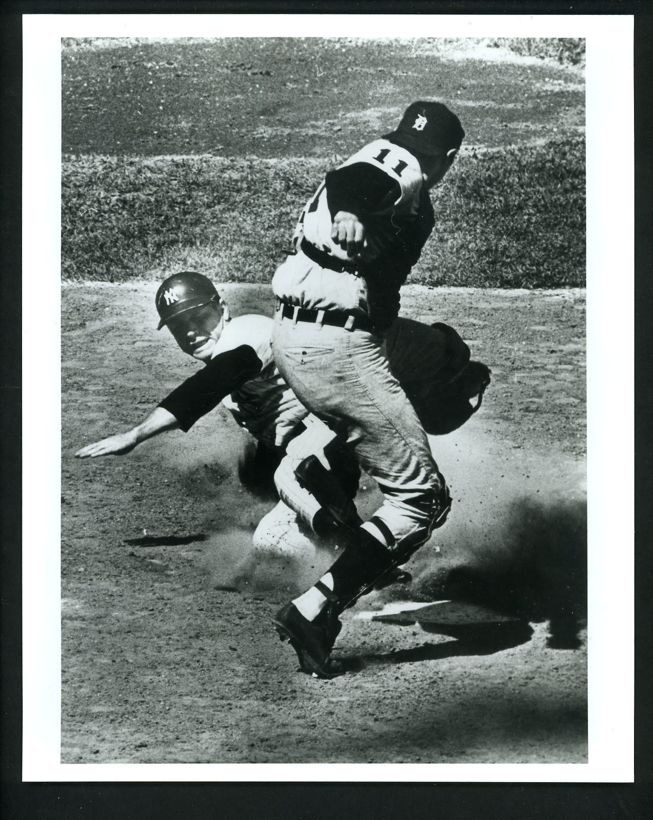 Mickey Mantle & Bill han play at the plate 1960s Type IV Press Photo Poster painting Yankees