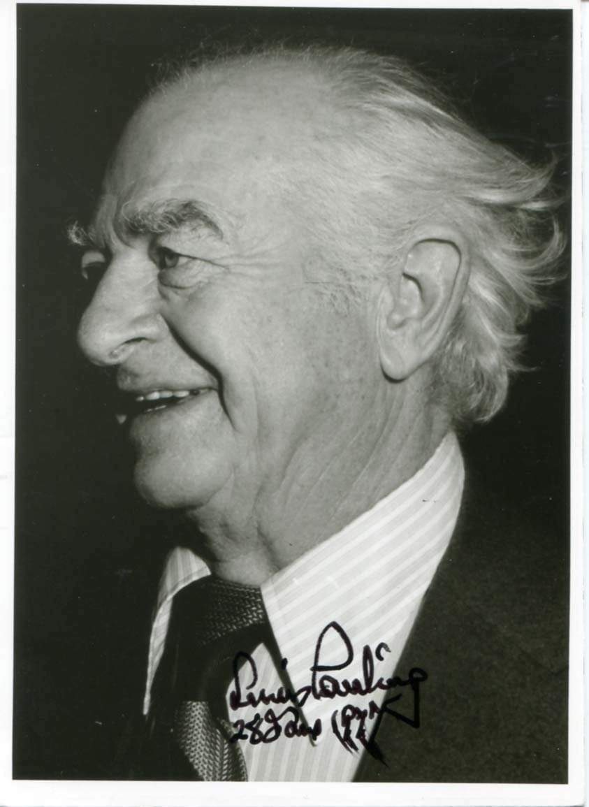 CHEMIST Linus Pauling NOBEL PRIZE autograph, signed Photo Poster painting