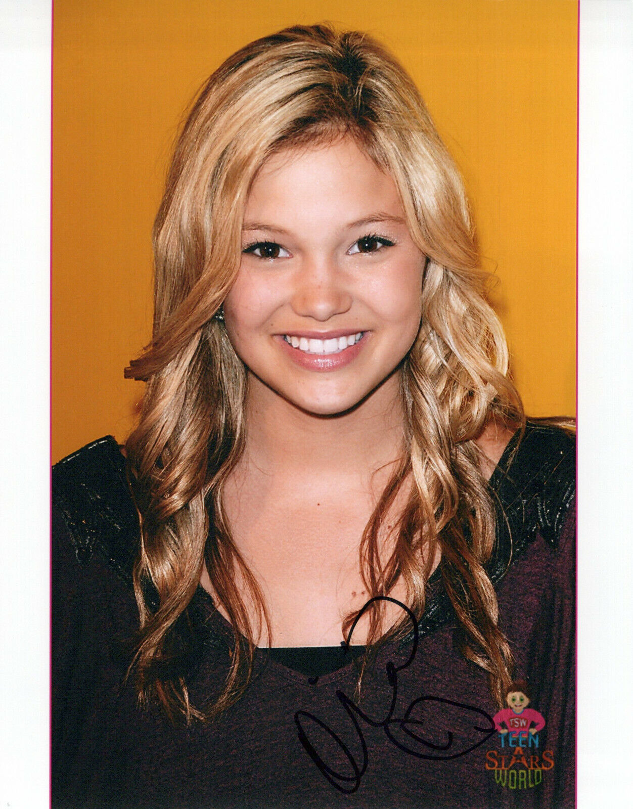 Olivia Holt glamour shot autographed Photo Poster painting signed 8x10 #10