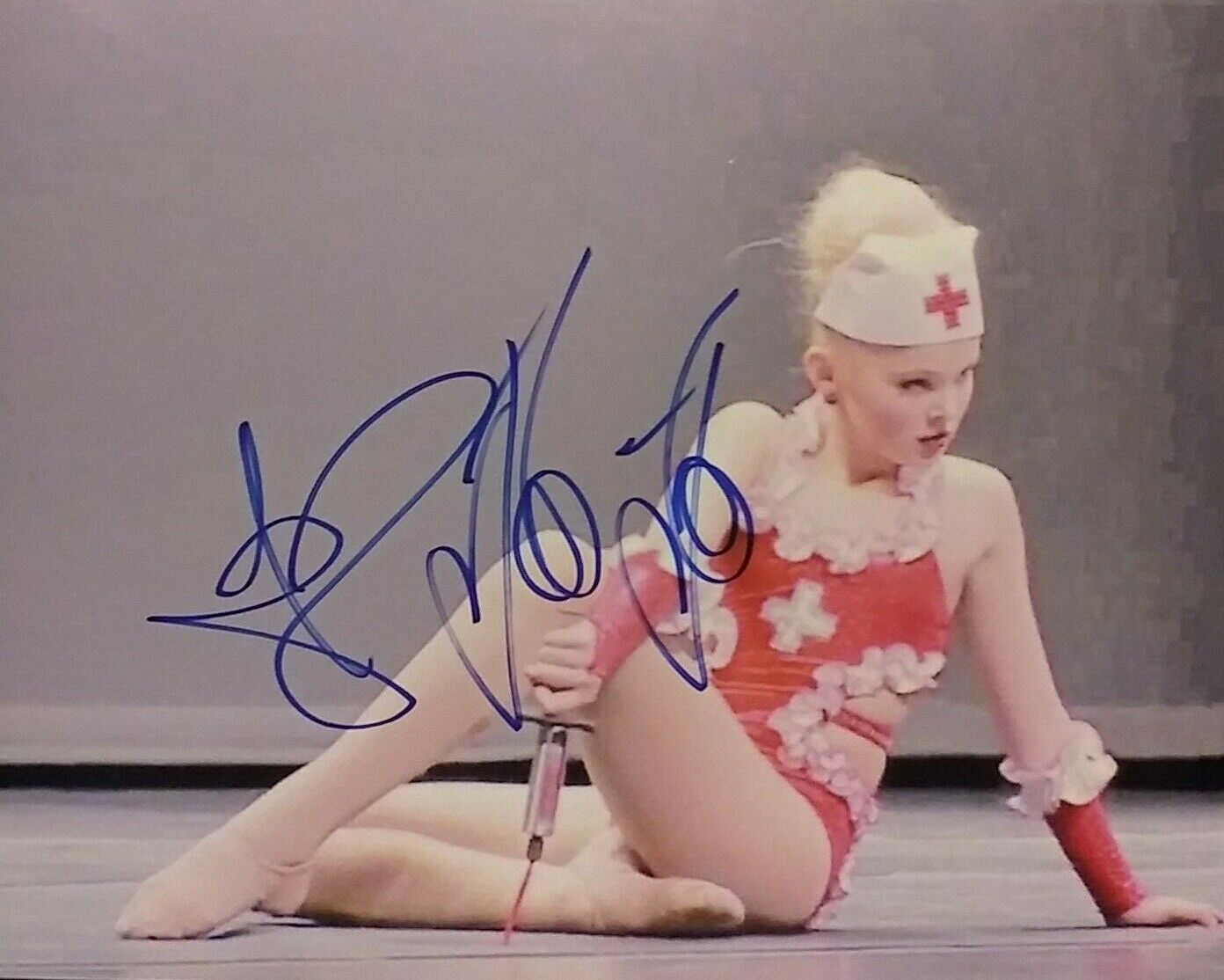 Jojo siwa signed 8x10