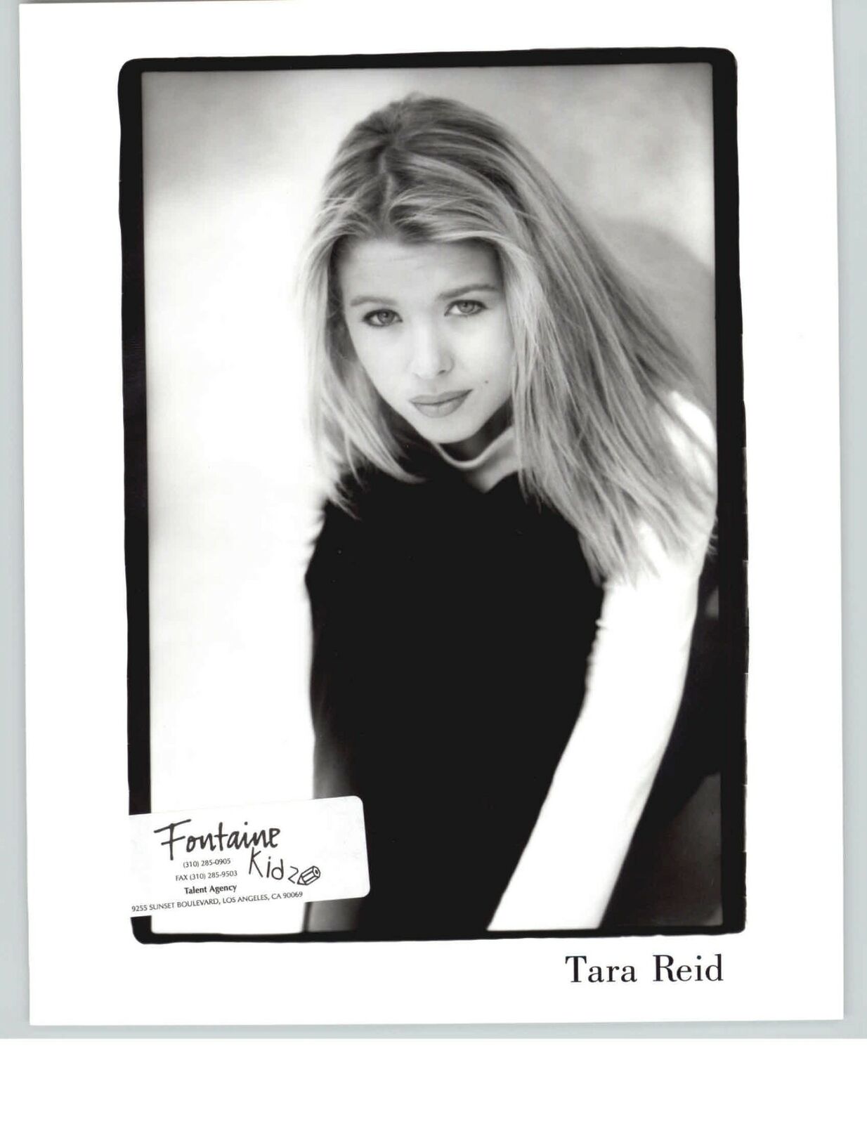 Tara Reid - 8x10 Headshot Photo Poster painting - American Pie