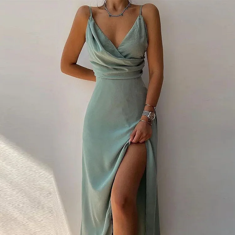 Sommerliches V-Ausschnitt-Trägerkleid