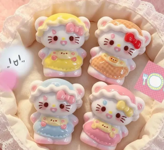 baby kitty resin charm set
