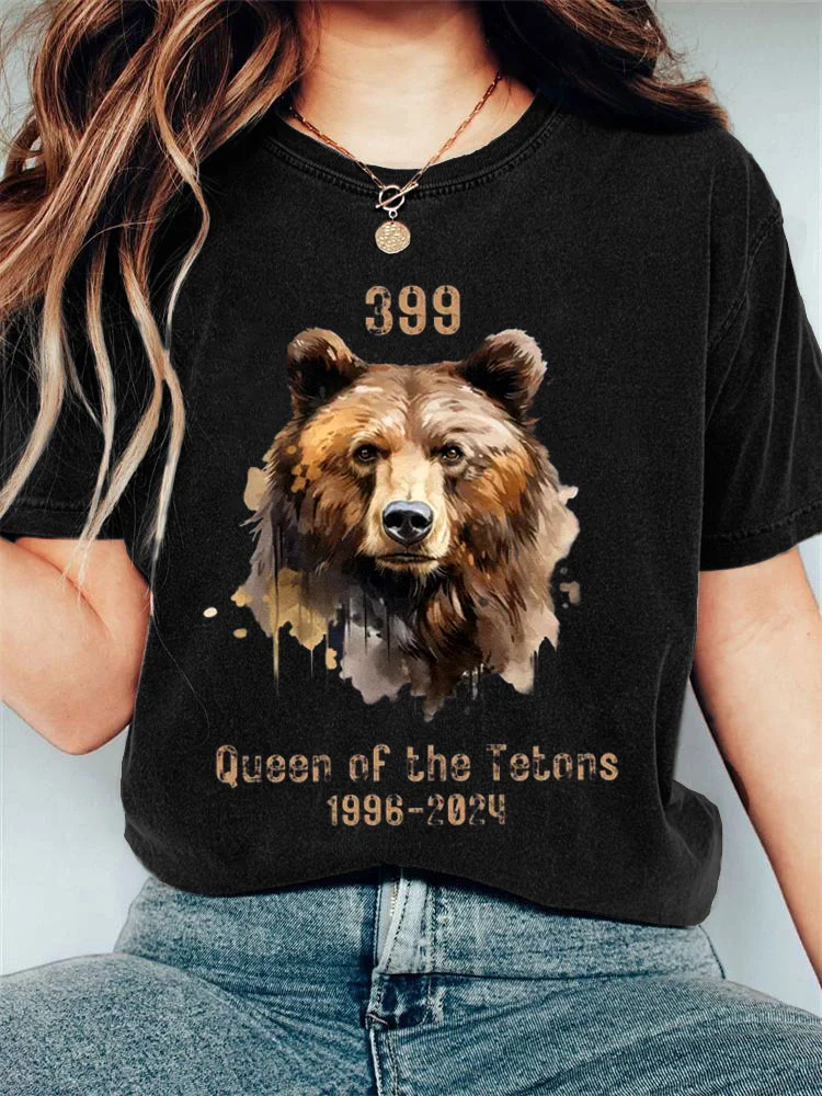 VChics Retro Grizzly 399 The Queen Of The Tetons 1996-2024 Print T-Shirt