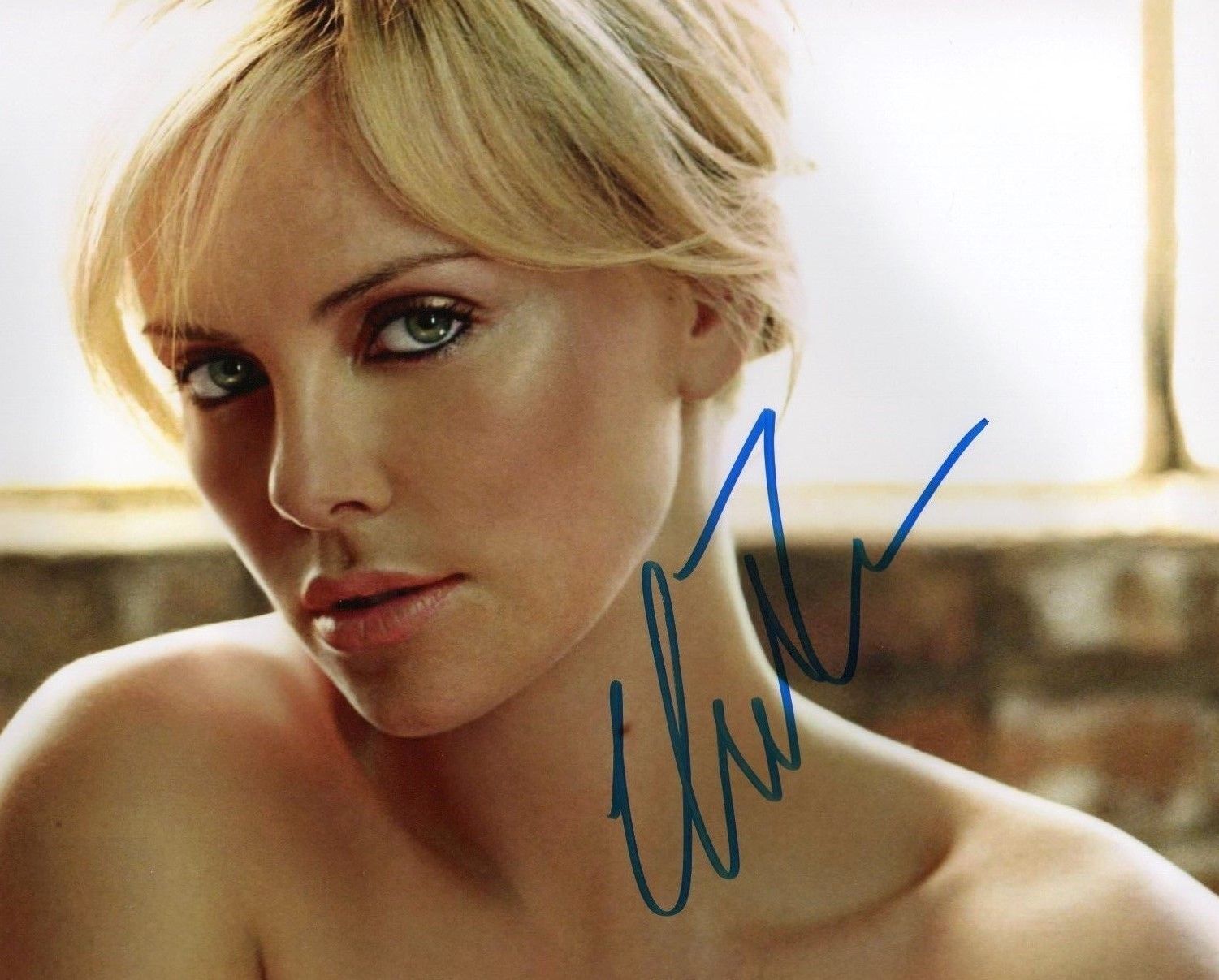 CHARLIZE THERON AUTOGRAPHED SIGNED A4 PP POSTER Photo Poster painting PRINT 18