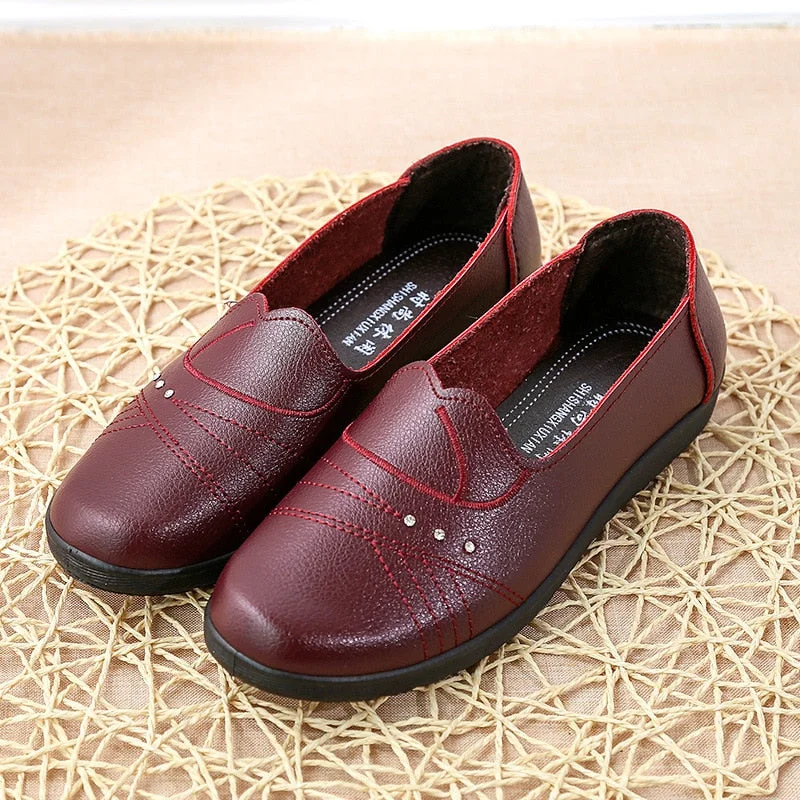 Spring Women Flat Shoes Leather Casual Loafers Female Fashion Slip On Moccasins Mother Shoes Comfort Ladies Footwear
