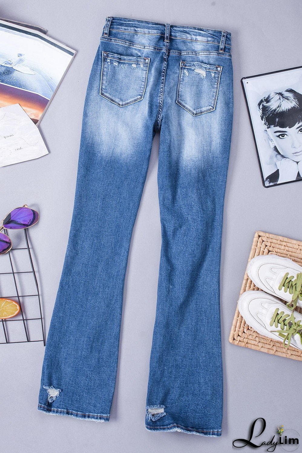 Stylish Women's High-Waisted Bootcut Flare Jeans with Side Pockets